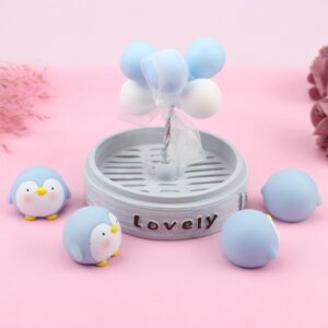 Quà Tặng Set 4 Mô Hình Chim Cánh Cụt Kèm Mâm Bánh
